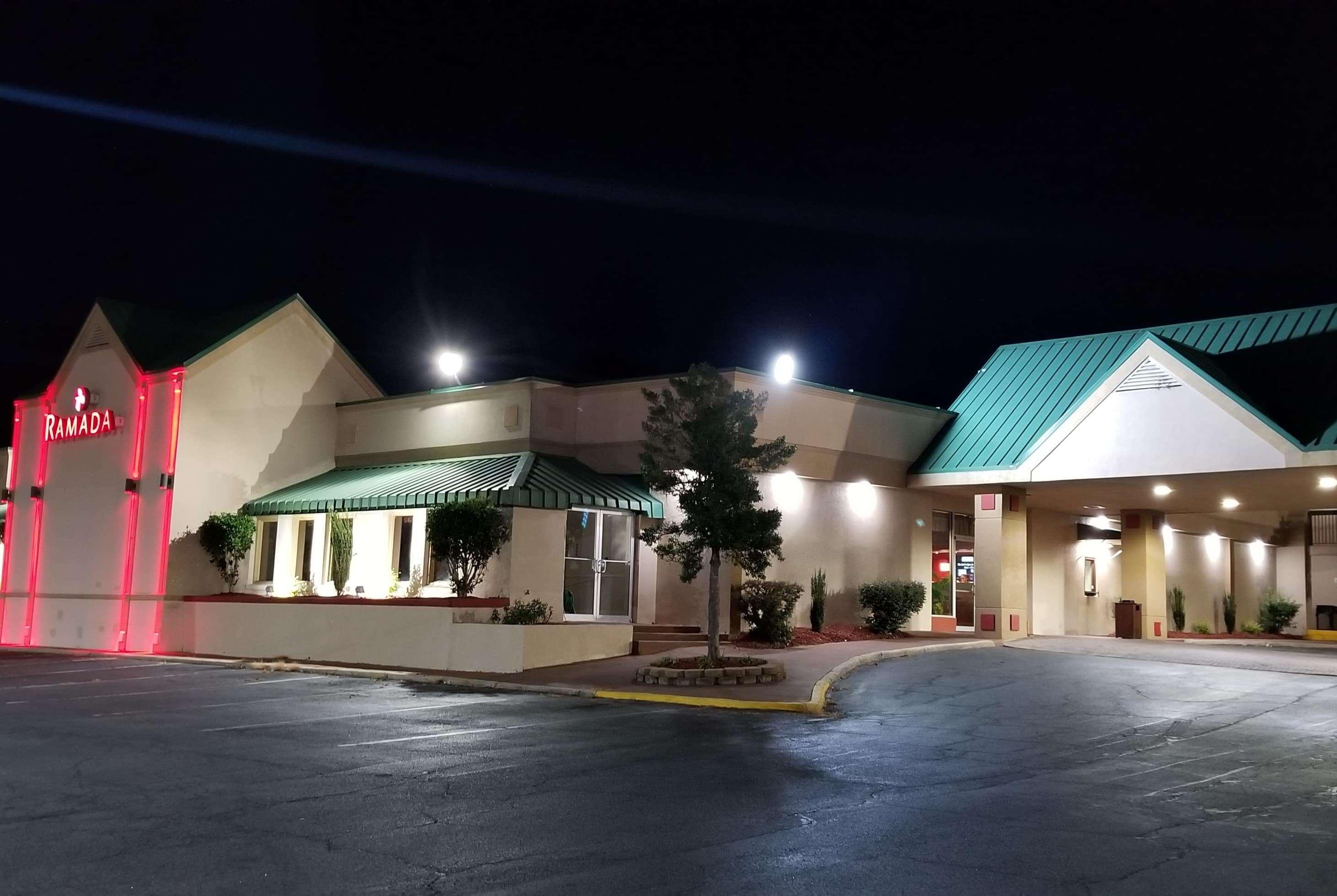 Ramada By Wyndham & Suites Warner Robins Exteriér fotografie
